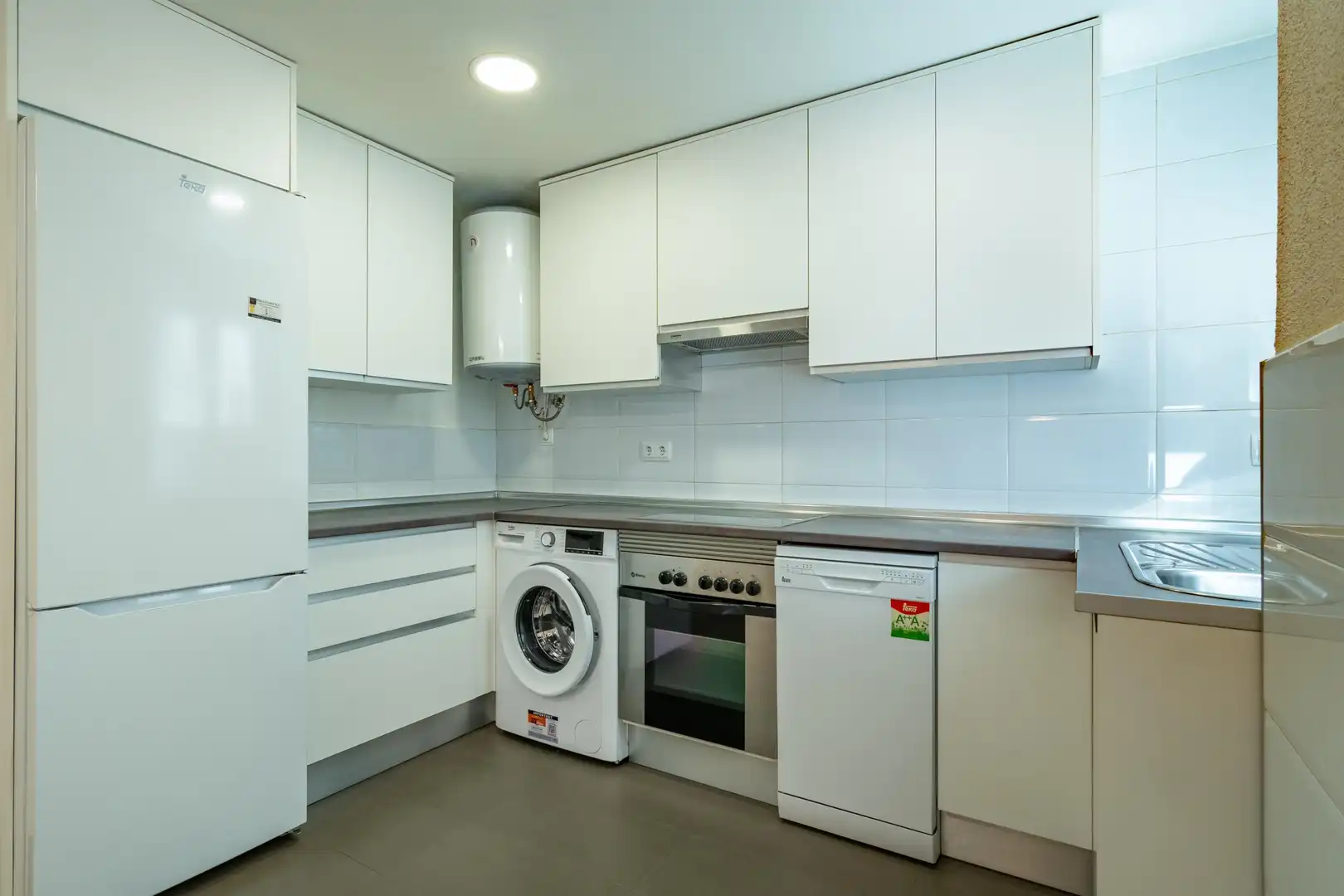 Apartamento de alquiler en 8 Calle Valderrobres #2, Canillejas