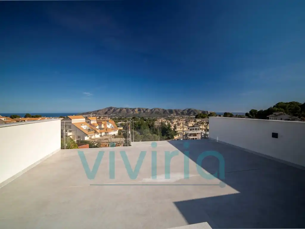 Vista exterior de Casa o xalet en venda en La Nucia amb Jardí privat