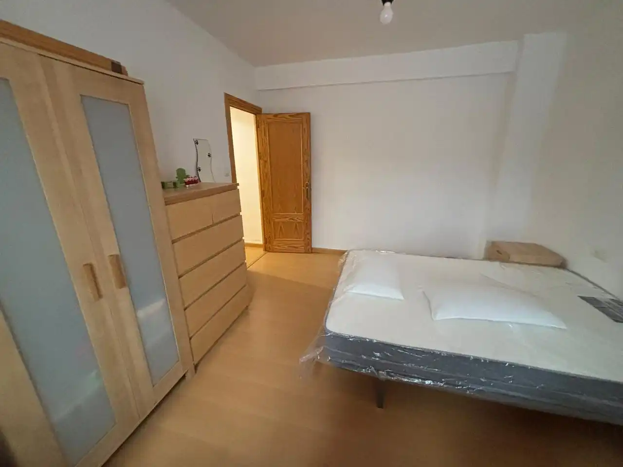 Habitación de Piso en venta en Granada con Amueblado