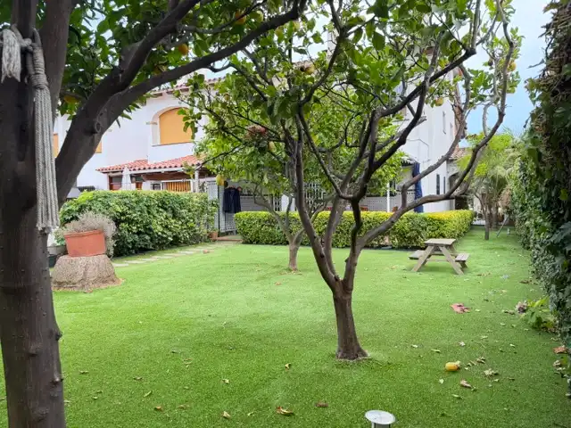 Garten von Einfamilien-Reihenhaus zum Verkauf in Vilassar de Dalt mit Klimaanlage, Heizung und Privatgarten