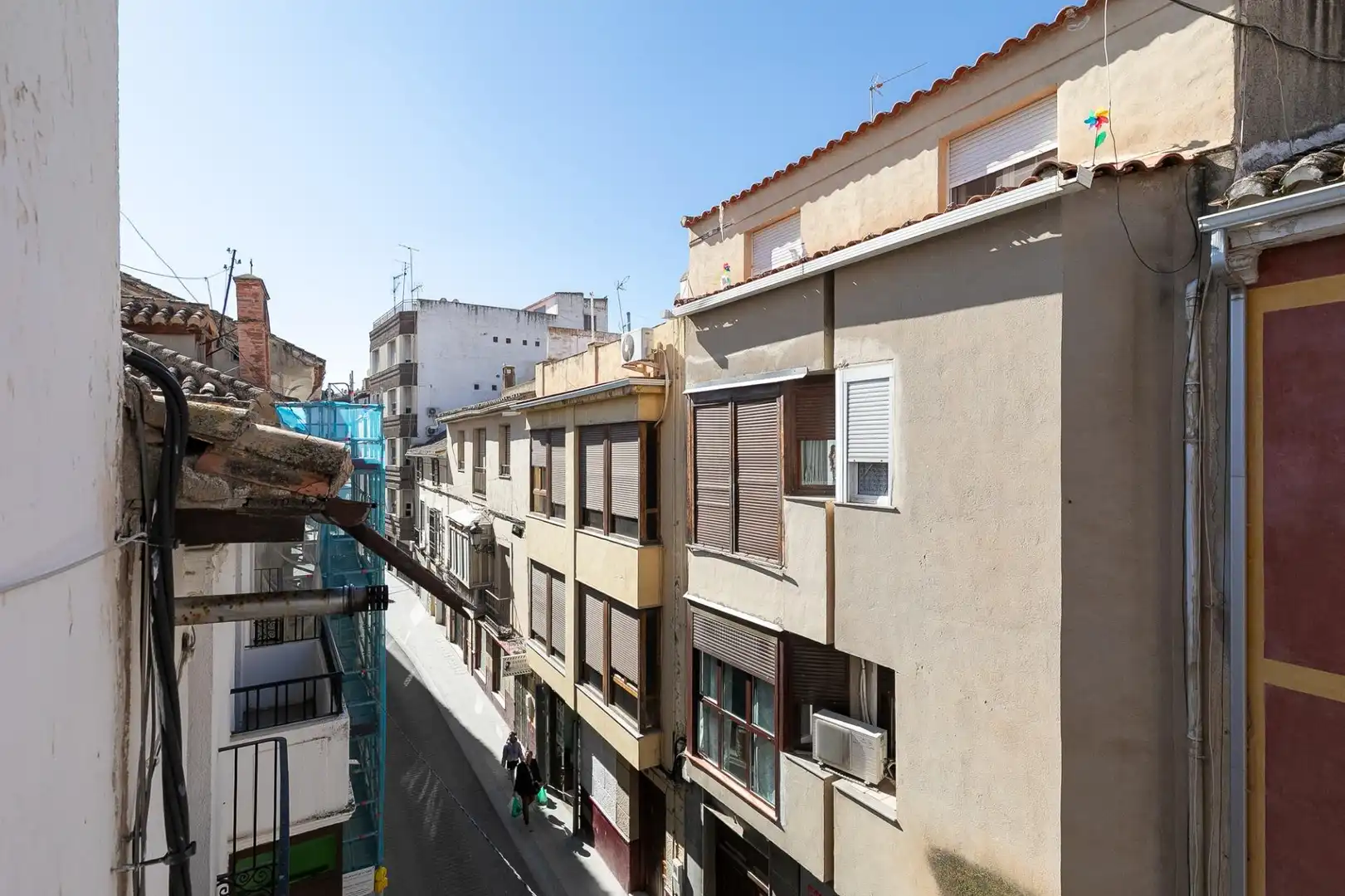 Vista exterior de Edificio en venta en Baza