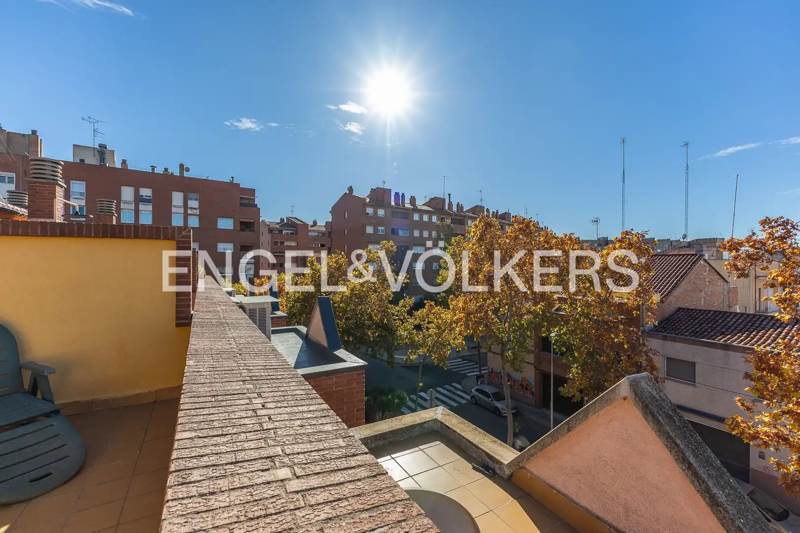 Vista exterior de Casa adosada en venda en Sabadell amb Aire condicionat, Calefacció i Jardí privat