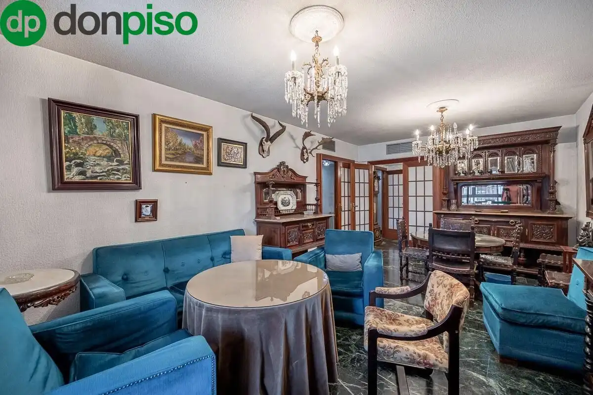 Living room of Flat for sale in Granada  with Air Conditioner, Heating and Terrace