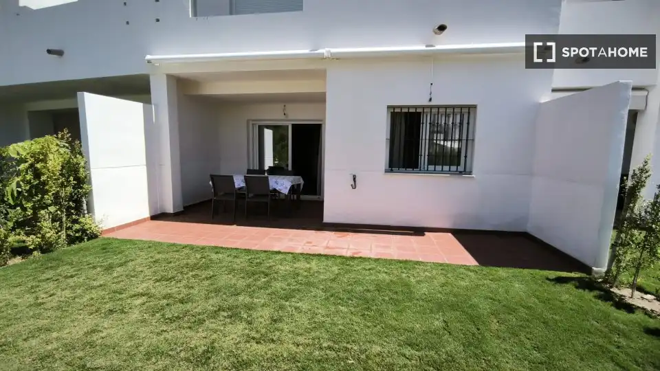 Jardín de Apartamento para compartir en Chipiona con Aire acondicionado, Terraza y Amueblado