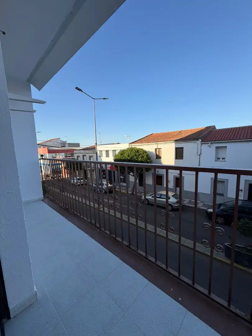 Vista exterior de Piso en venta en Castuera con Amueblado, Horno y Lavadora