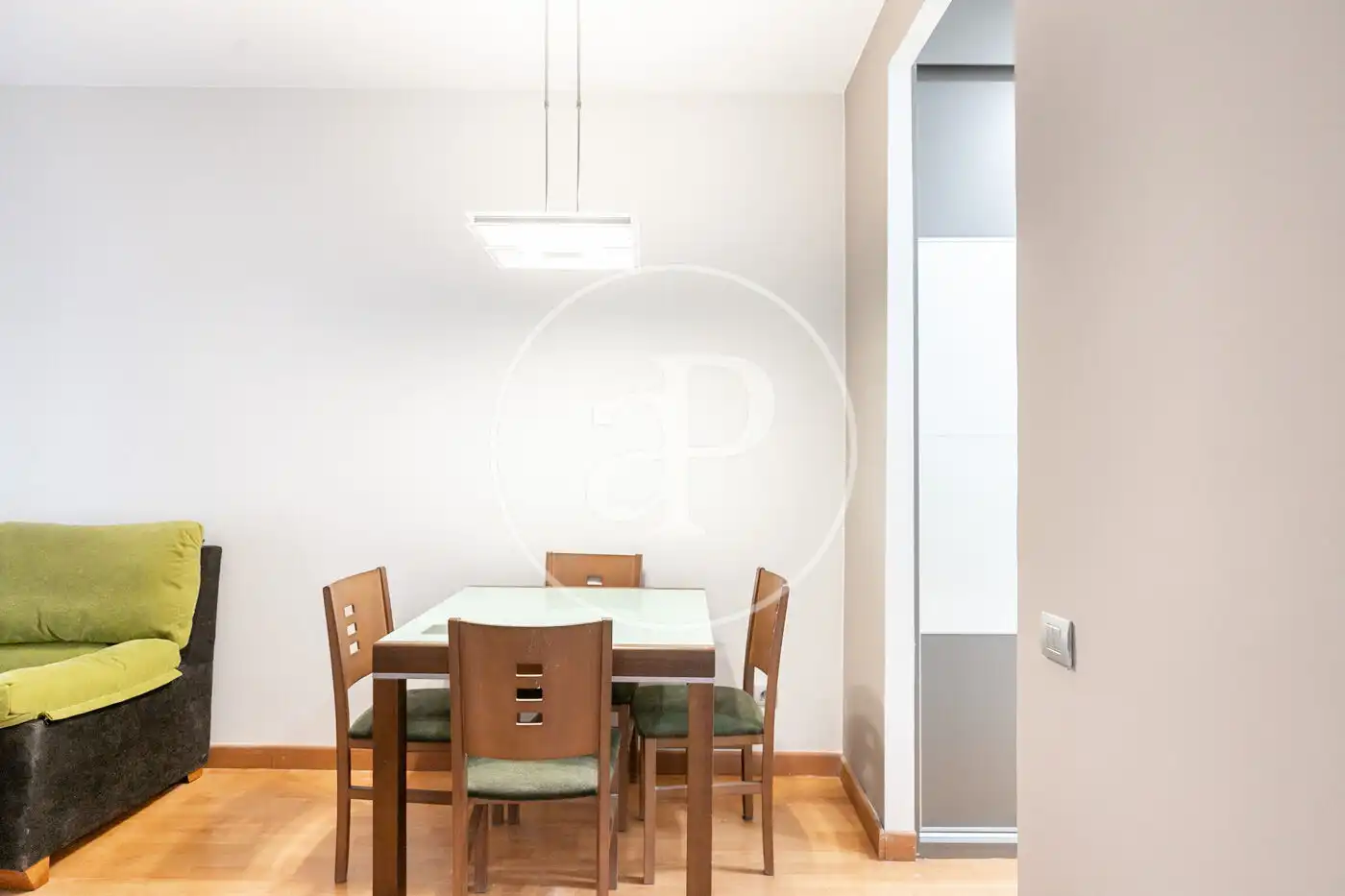Comedor de Piso en venta en Barcelona con Calefacción y Amueblado