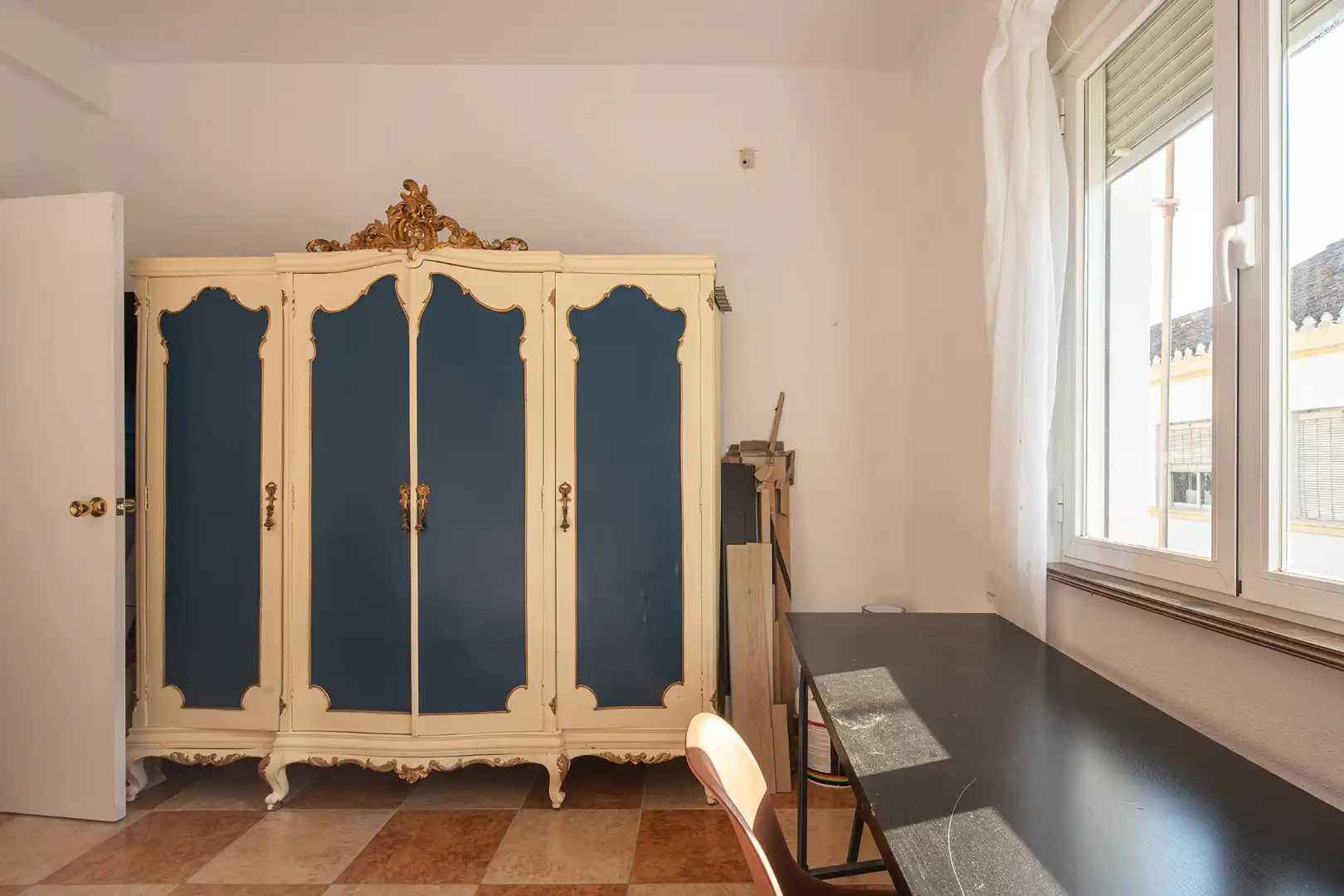 Schlafzimmer von Wohnung zum Verkauf in Granada mit Parkett, Möbliert und Ofen