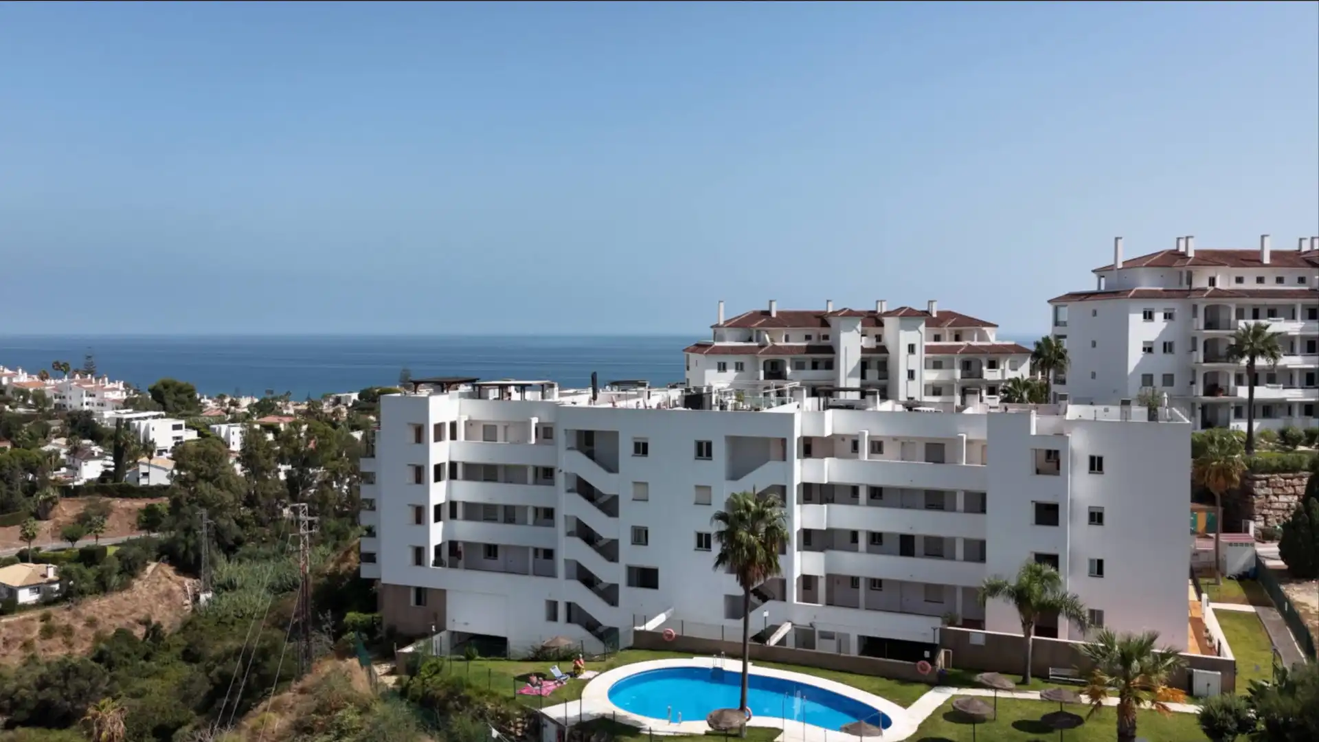 Vista exterior de Ático en venta en Mijas con Aire acondicionado, Terraza y Piscina