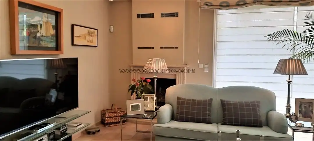 Sala d'estar de Casa o xalet en venda en Laudio / Llodio amb Calefacció, Jardí privat i Terrassa