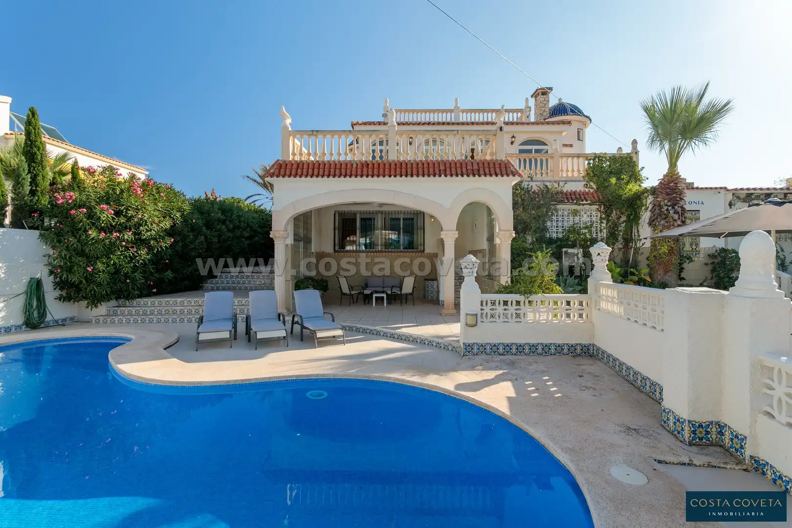 Exterior view of Houses for sale in El Campello  with Air Conditioner, Private garden and Terrace