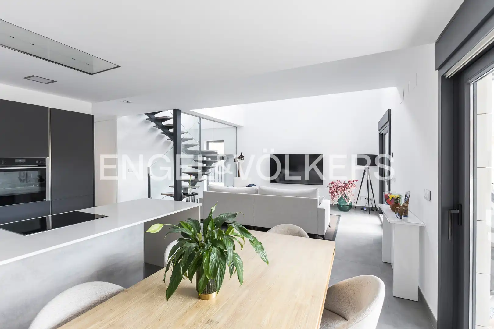Sala d'estar de Casa o xalet de lloguer en  Madrid Capital amb Aire condicionat, Calefacció i Jardí privat