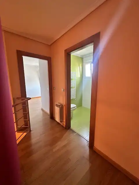 Maisonette zum Verkauf in Pravia mit Heizung, Terrasse und Abstellraum