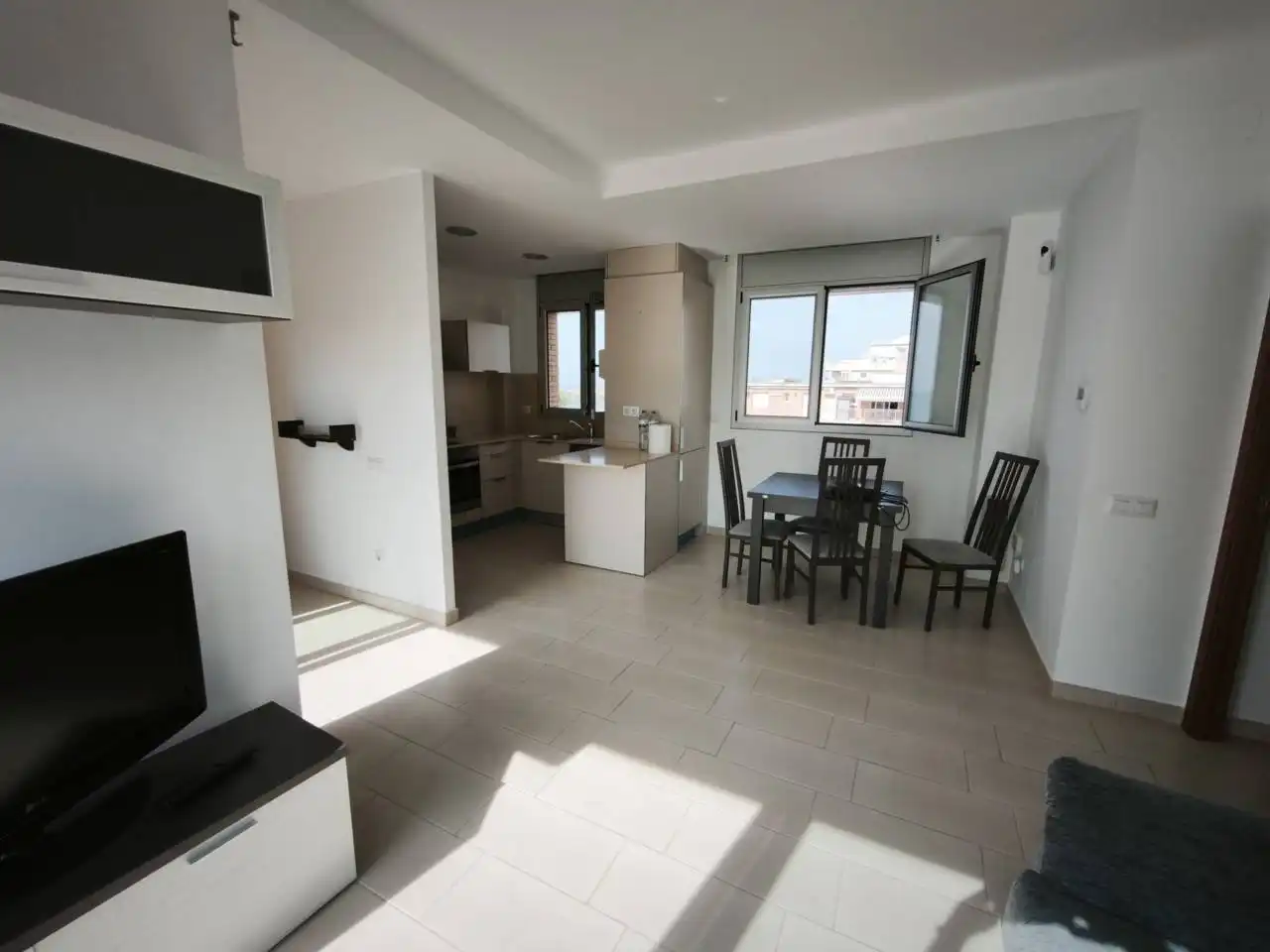 Küche von Wohnung zum Verkauf in Calafell mit Klimaanlage, Heizung und Terrasse