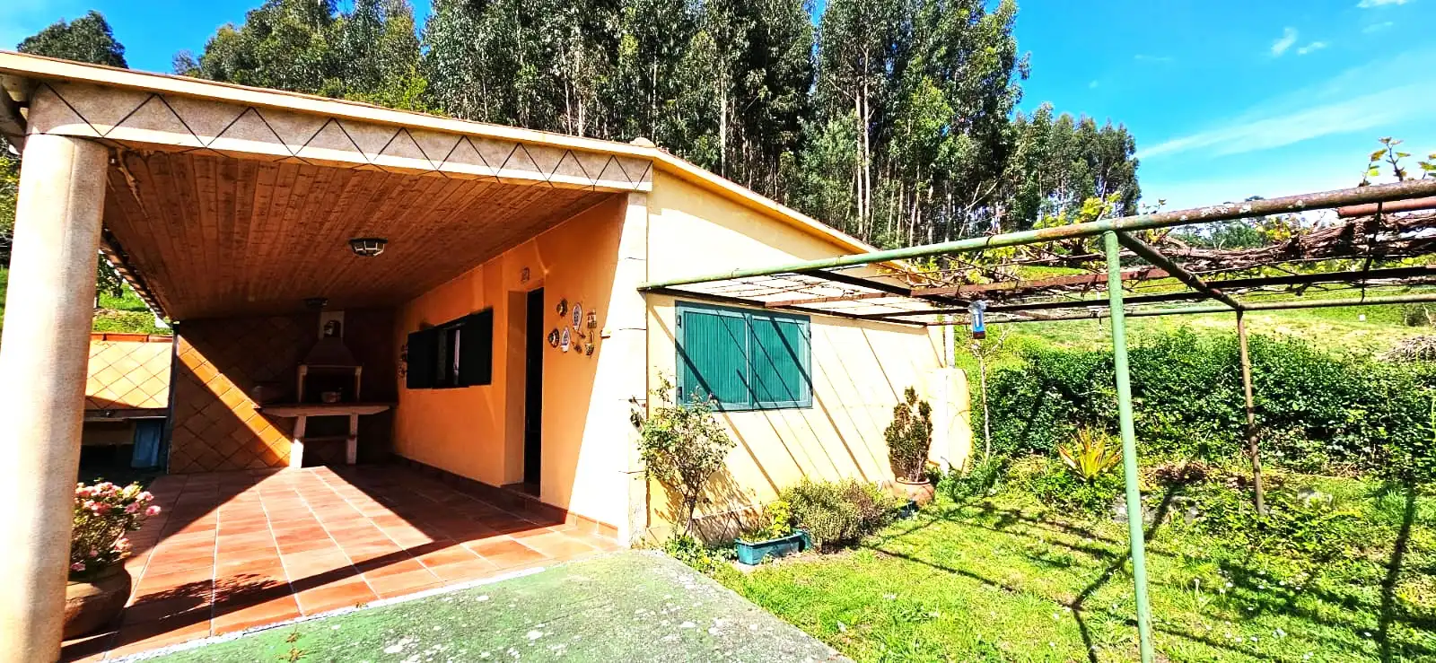 Vista exterior de Casa o xalet en venda en Narón amb Moblat