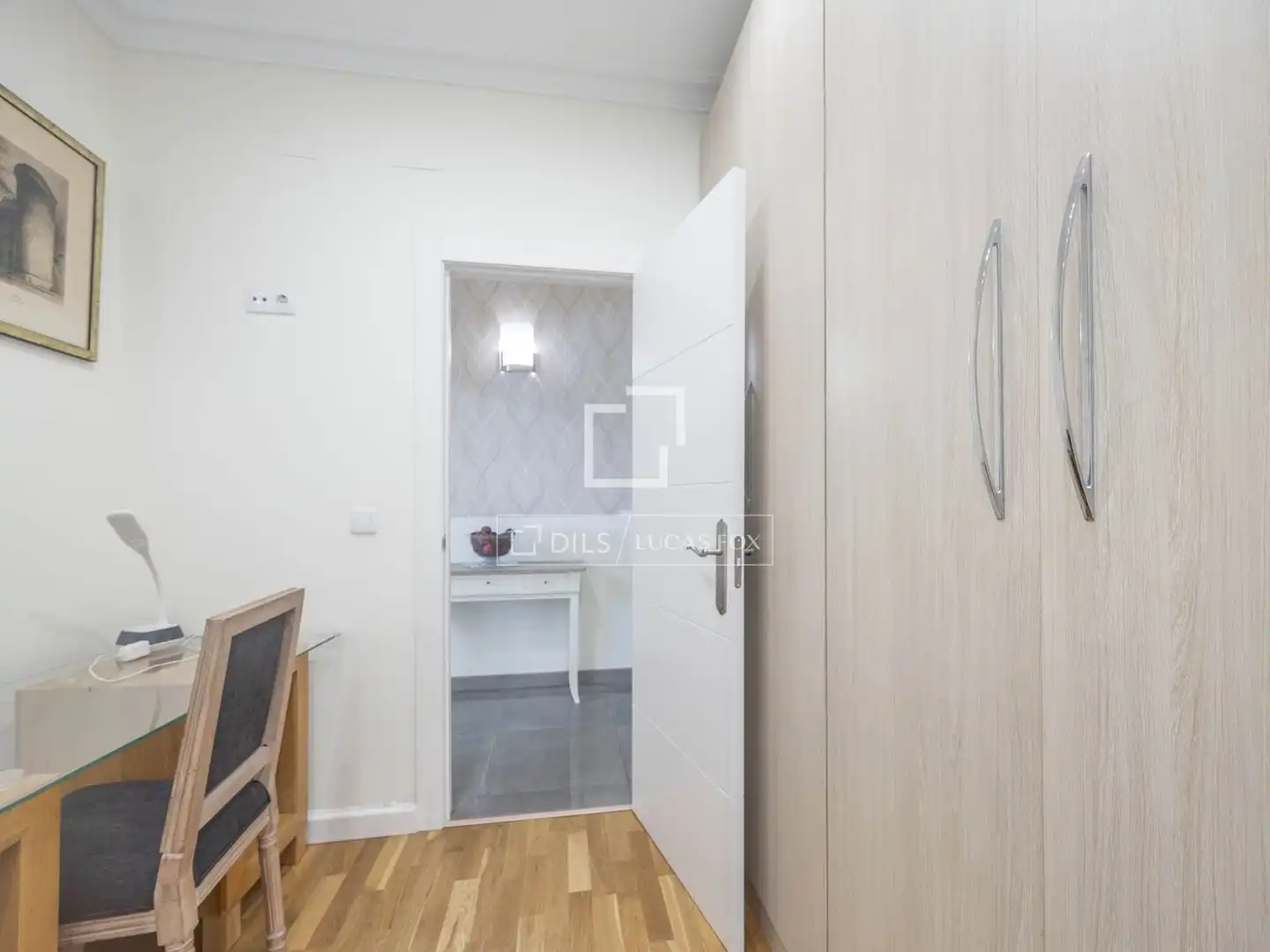 Flat for rent in Valencia  with Air Conditioner, Parquet flooring and Furnished