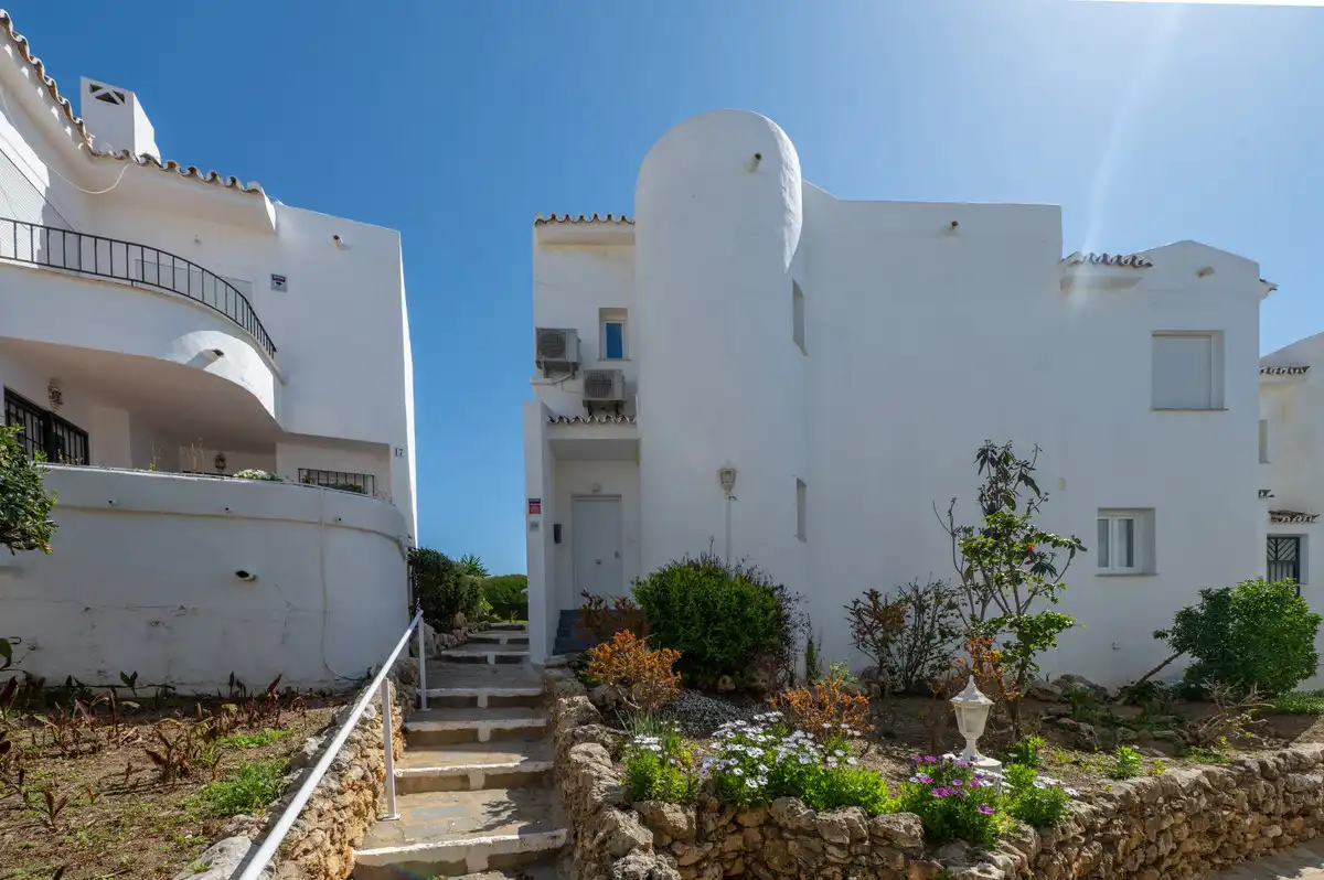 Vista exterior de Casa adosada en venda en Mijas amb Aire condicionat, Calefacció i Terrassa