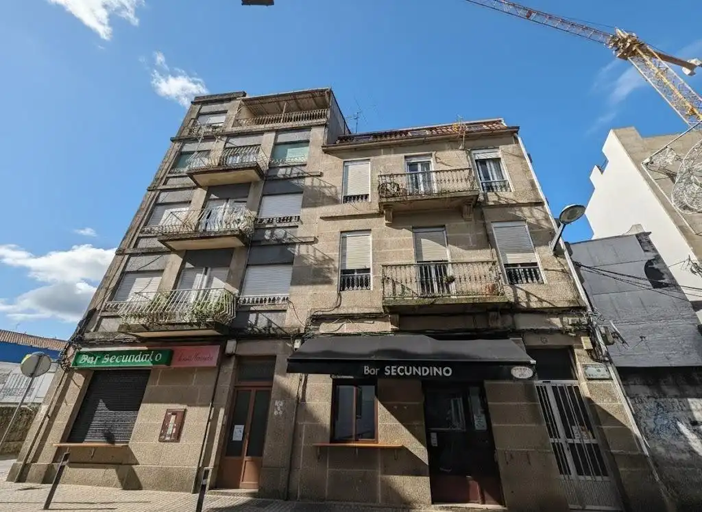 Vista exterior de Edificio en venta en Vigo 
