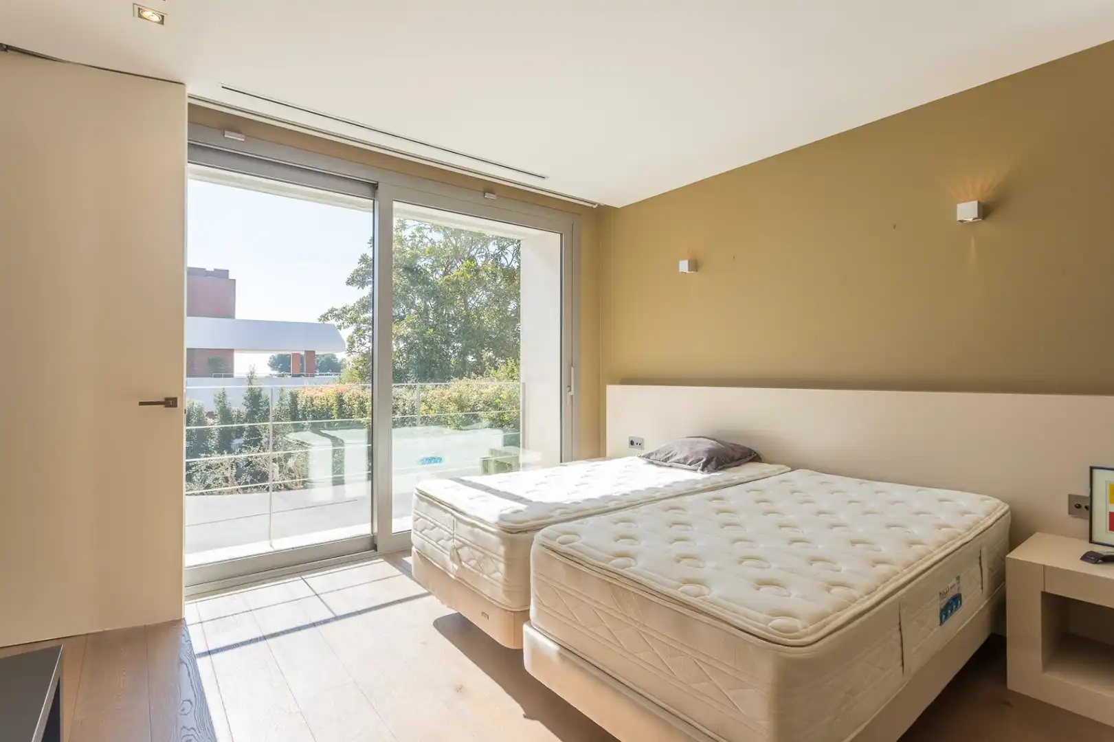Dormitori de Casa adosada en venda en Esplugues de Llobregat amb Calefacció, Jardí privat i Terrassa