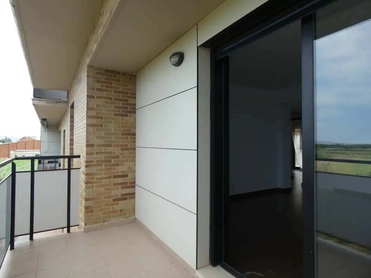 Piso con balcón en venta en Pinseque, imagen 4