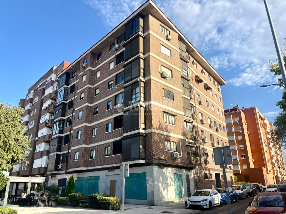 Vista exterior de Pis en venda en Fuenlabrada amb Aire condicionat, Calefacció i Parquet