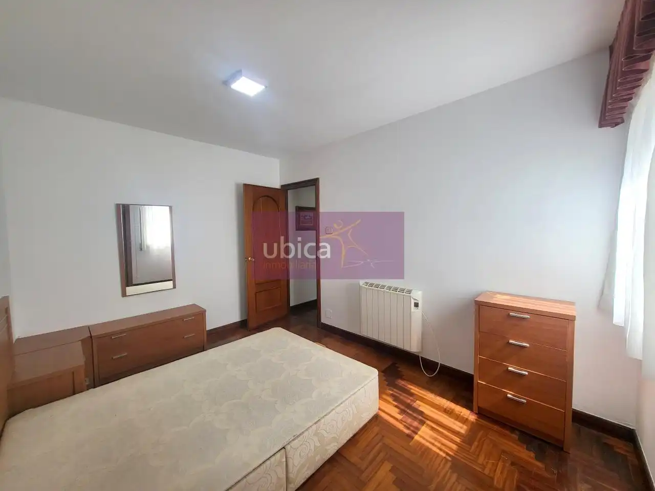 Habitación de Piso en venta en Vigo  con Calefacción, Parquet y Terraza