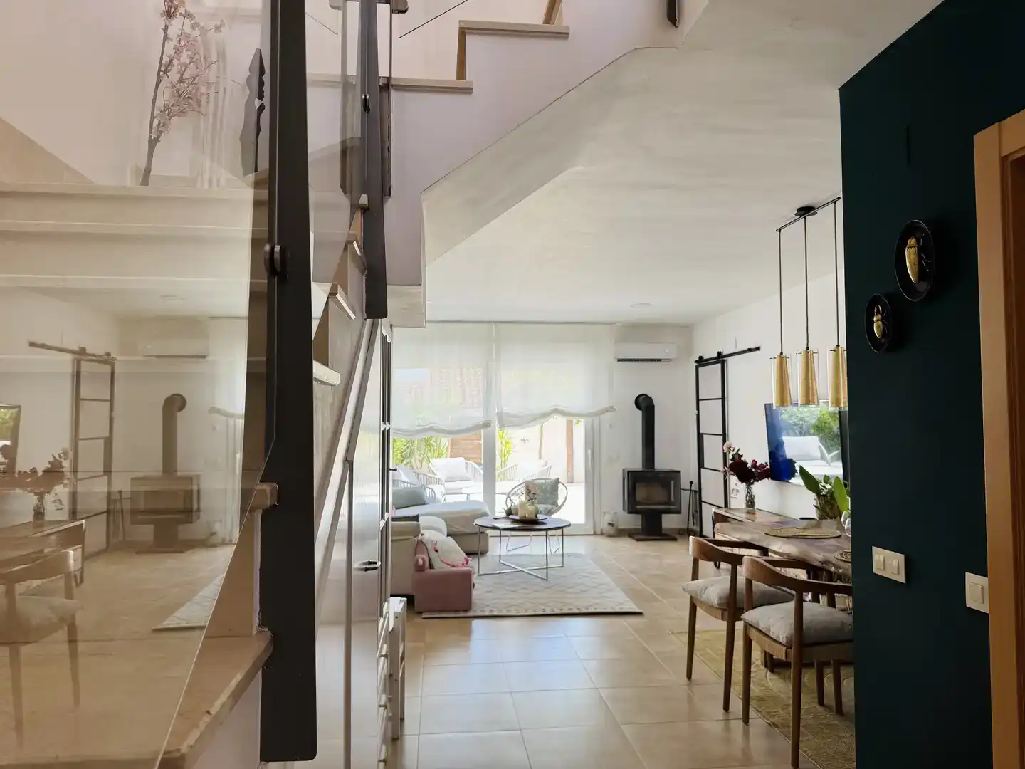 Sala d'estar de Casa o xalet en venda en Olías del Rey amb Aire condicionat i Piscina