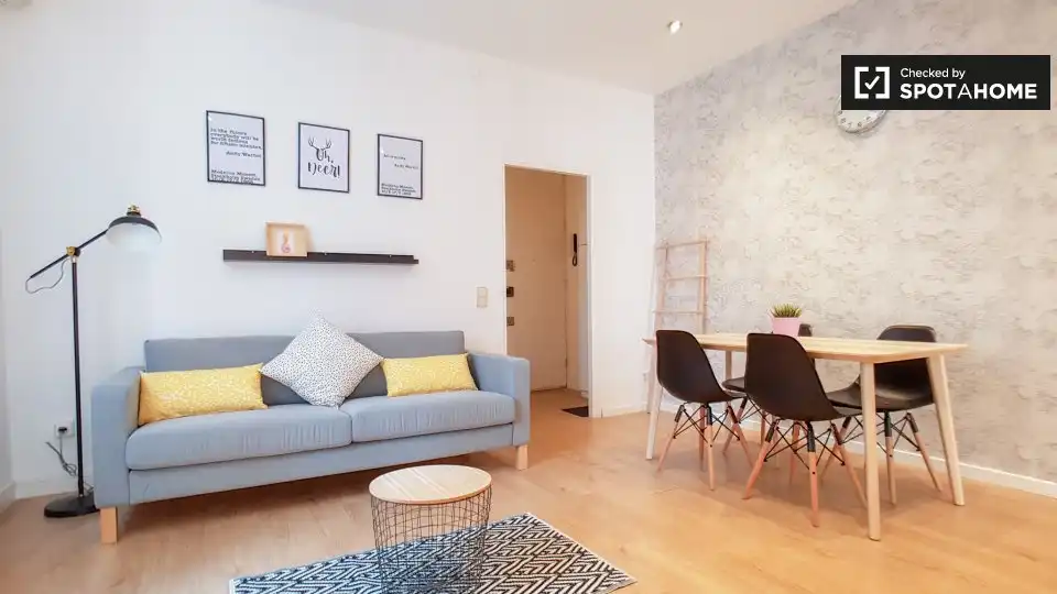 Sala de estar de Piso para compartir en Barcelona con Aire acondicionado, Calefacción y Terraza