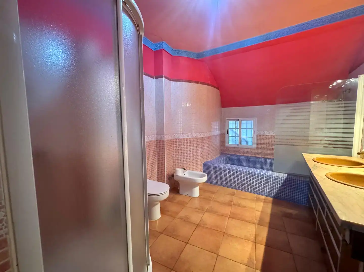 Bathroom of Houses for sale in Alfacar