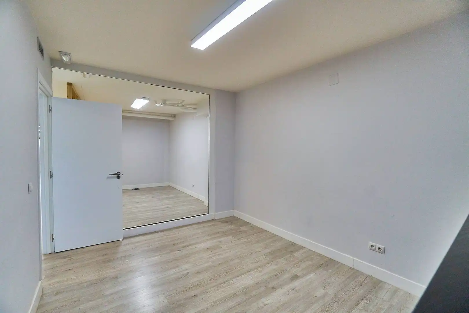 Oficina en venta en Las Palmas de Gran Canaria con Aire acondicionado, Trastero y Amueblado