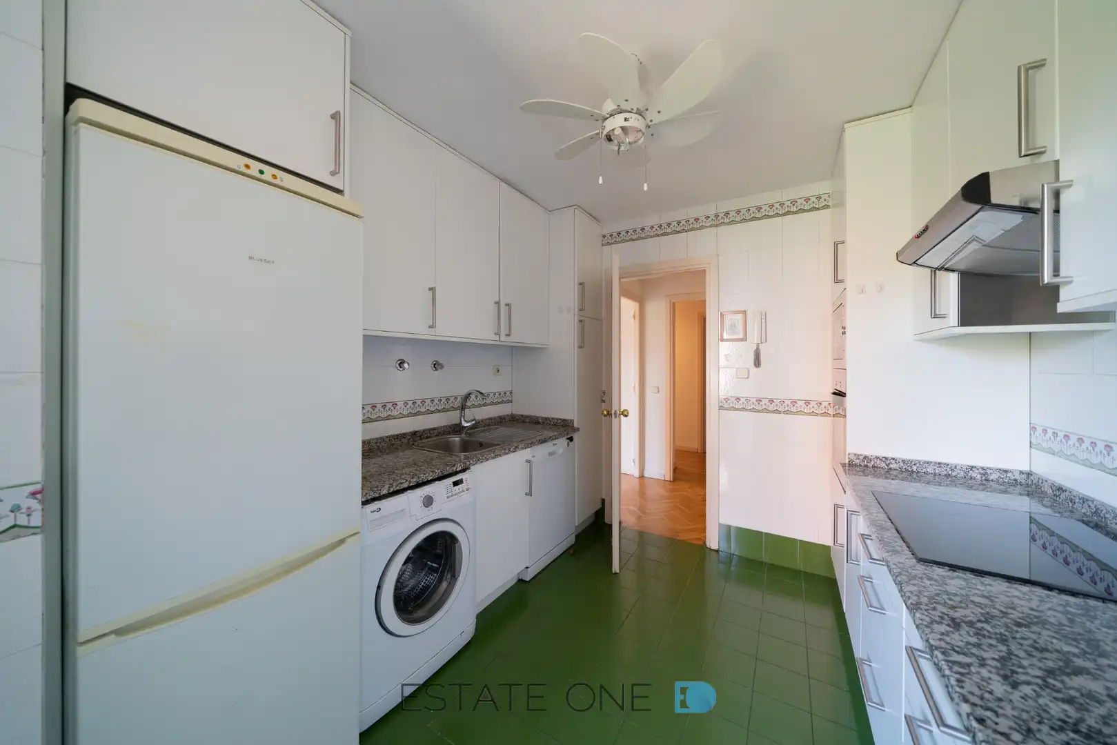 Cocina de Piso en venta en Pozuelo de Alarcón con Calefacción, Jardín privado y Parquet