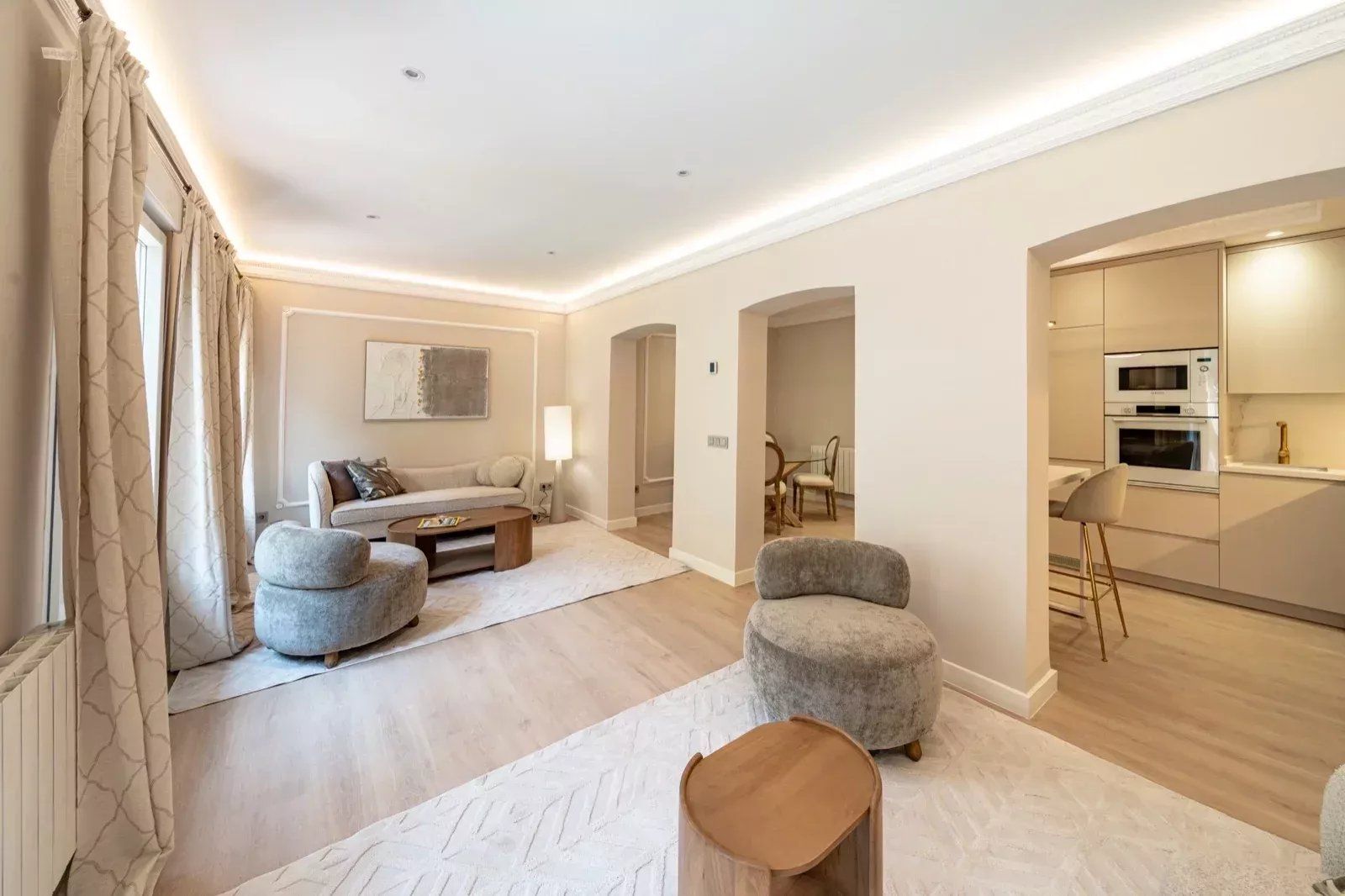 Living room of Flat for sale in  Madrid Capital  with Air Conditioner, Heating and Furnished