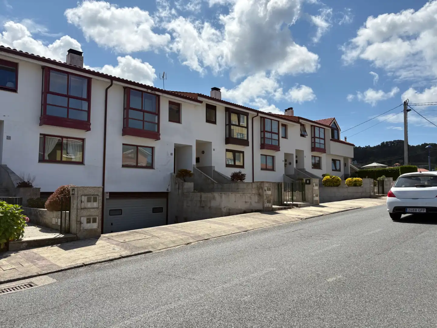 Vista exterior de Casa adosada en venta en Culleredo con Calefacción, Jardín privado y Parquet