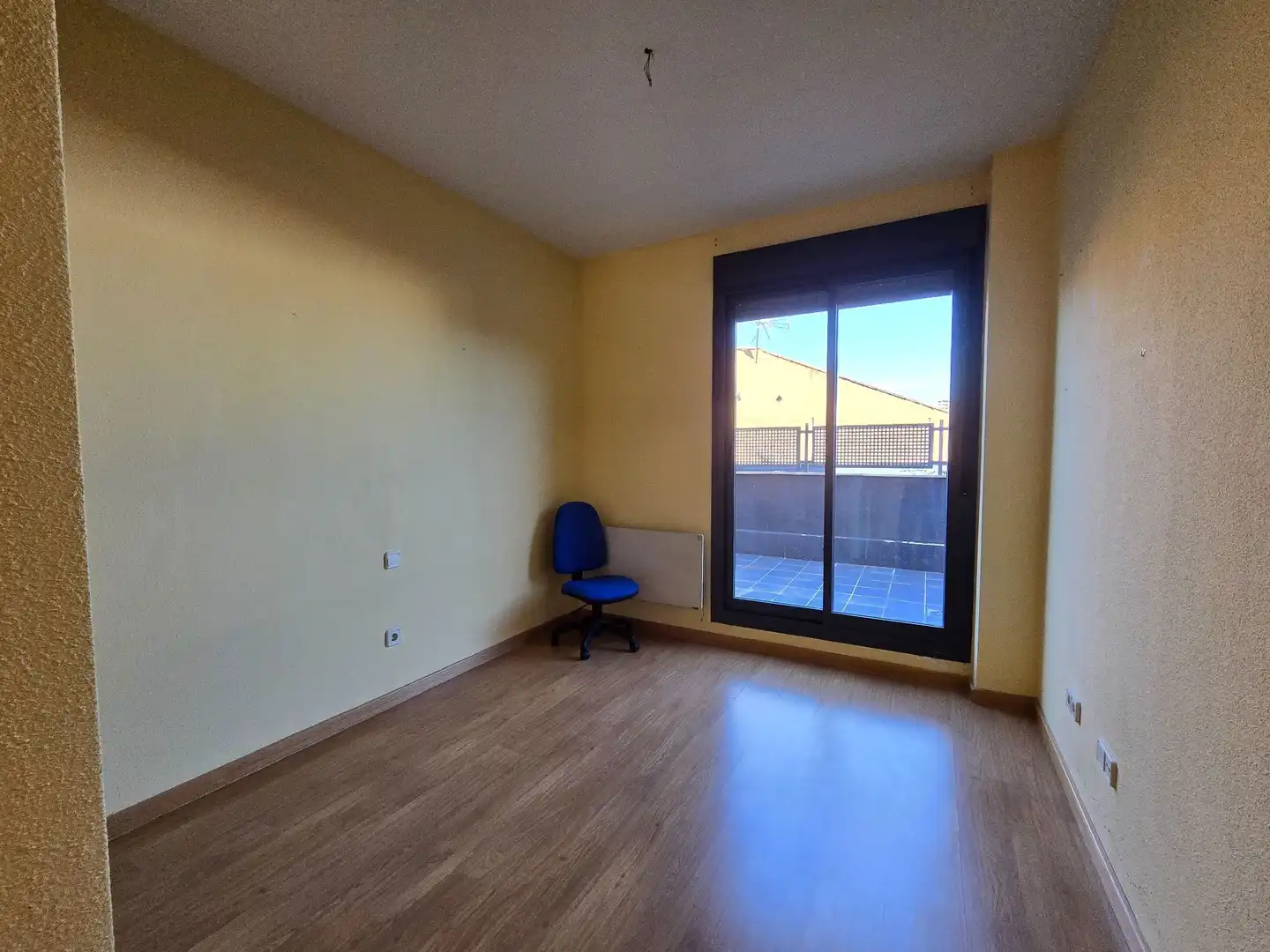 Habitación de Piso en venta en Mondéjar con Calefacción