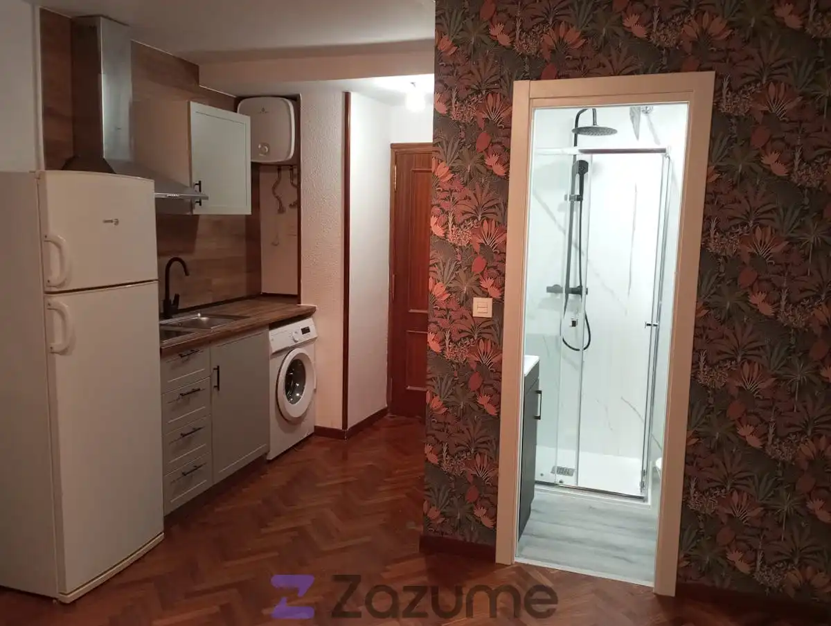 Study for rent in C. Alonso Pesquera, Centro