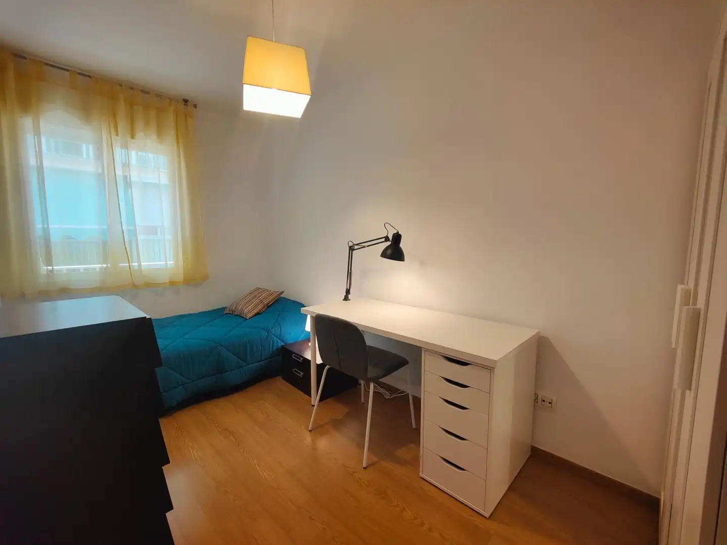 Bedroom of Flat for rent in Granada  with Air Conditioner, Heating and Furnished