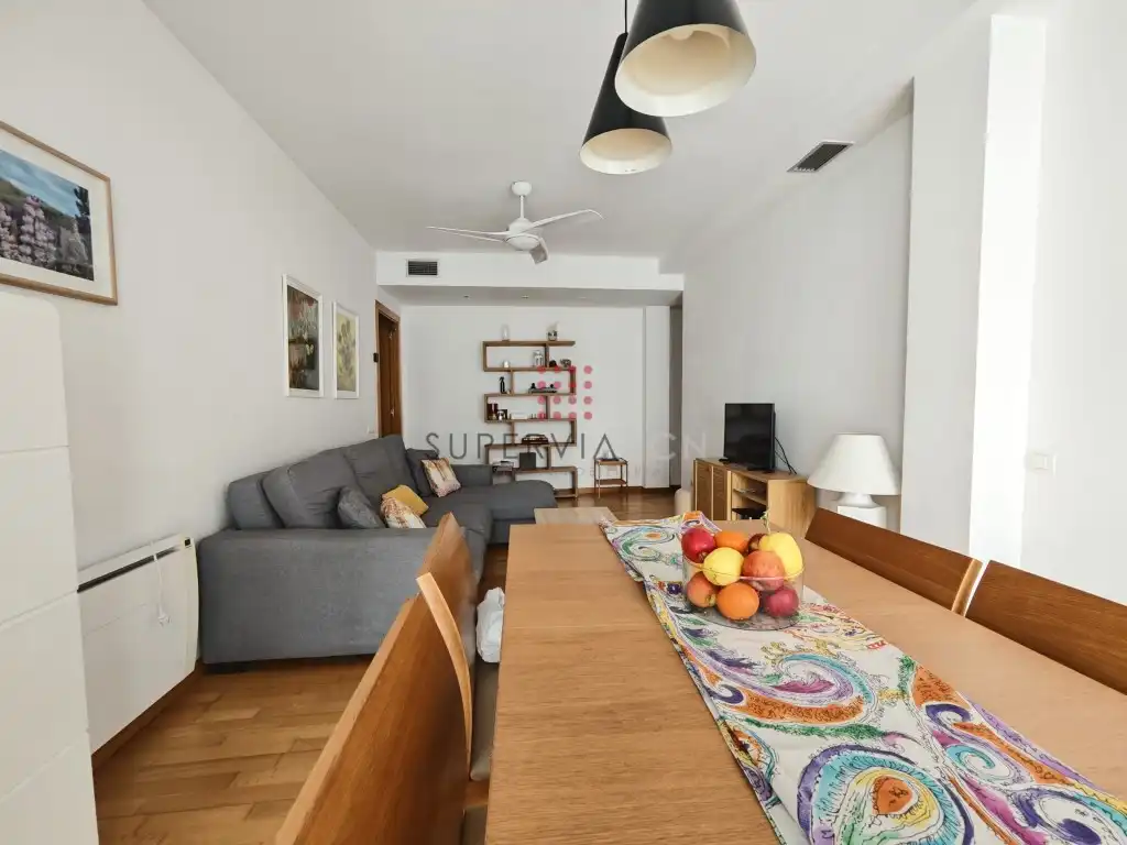 Wohnzimmer von Dachboden zum Verkauf in Barcelona mit Balkon