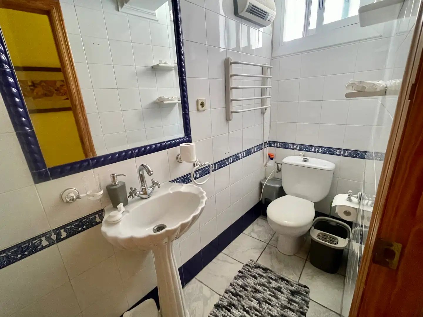 Bany de Apartament de lloguer en Sagunto / Sagunt amb Aire condicionat, Terrassa i Moblat