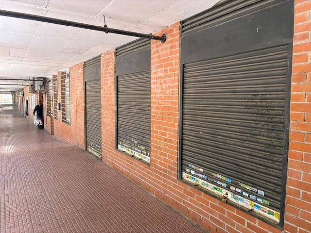 Local comercial en Venta en Calle de Felipe de Diego en Palomeras Bajas