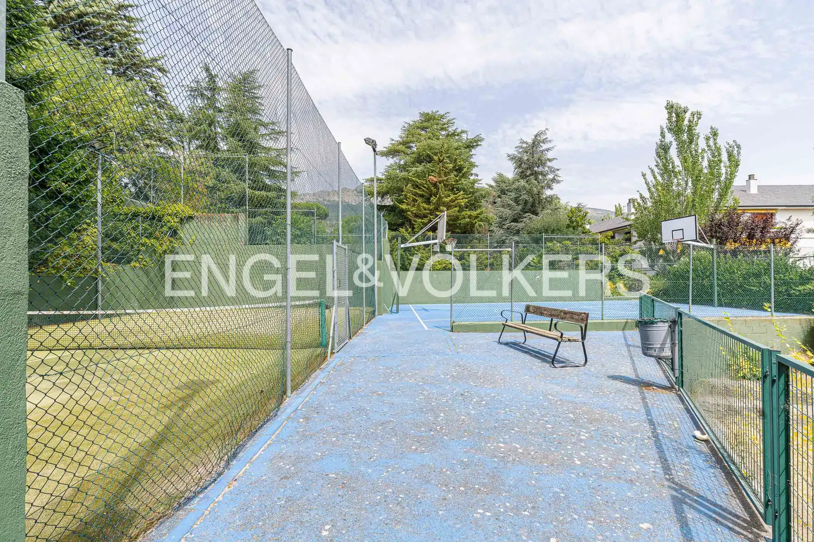 Terrassa de Pis en venda en El Escorial amb Calefacció, Jardí privat i Terrassa