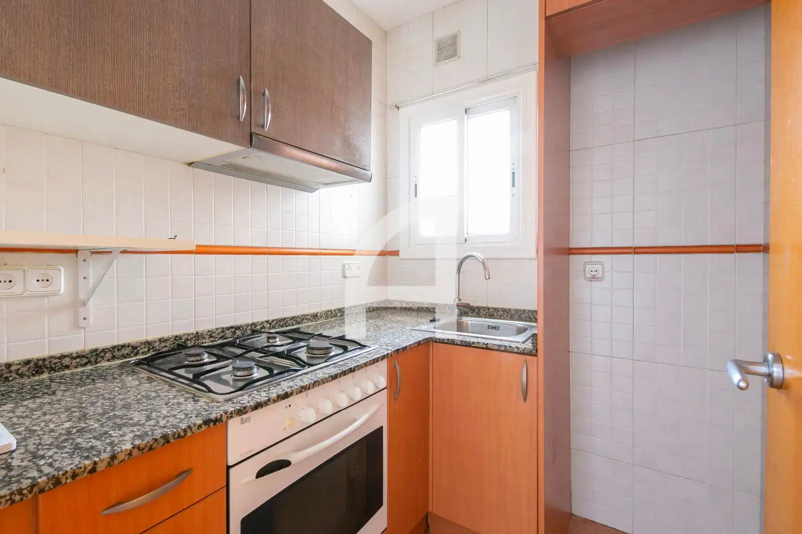 Kitchen of Attic for sale in Barcelona  with Air Conditioner, Heating and Parquet flooring