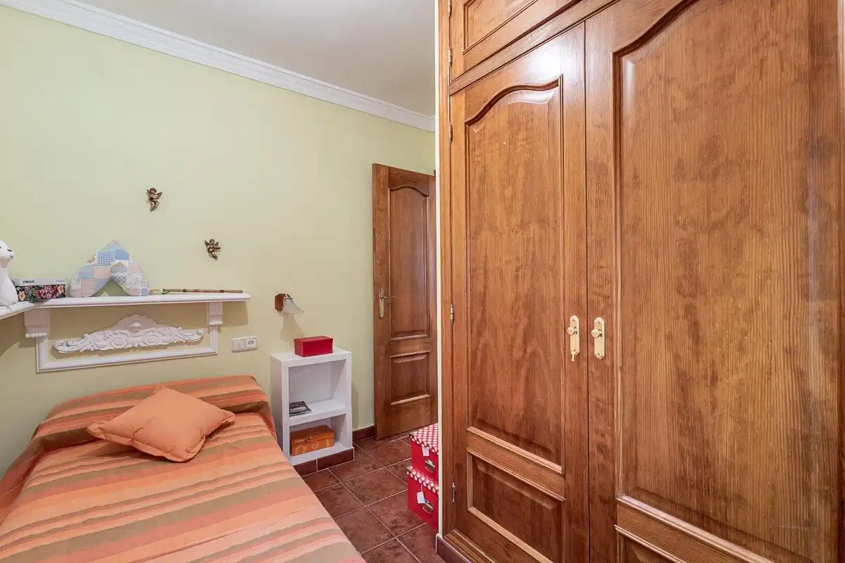 Bedroom of Flat for sale in Granada