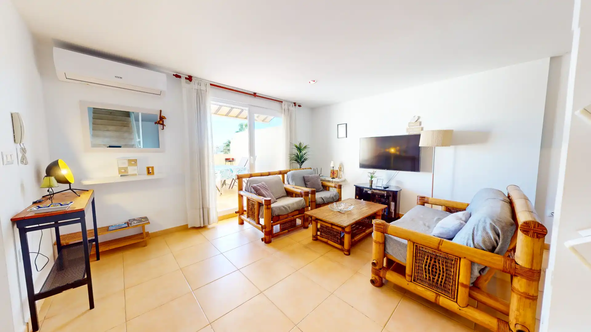 Sala de estar de Dúplex de alquiler en Dénia con Aire acondicionado, Calefacción y Terraza