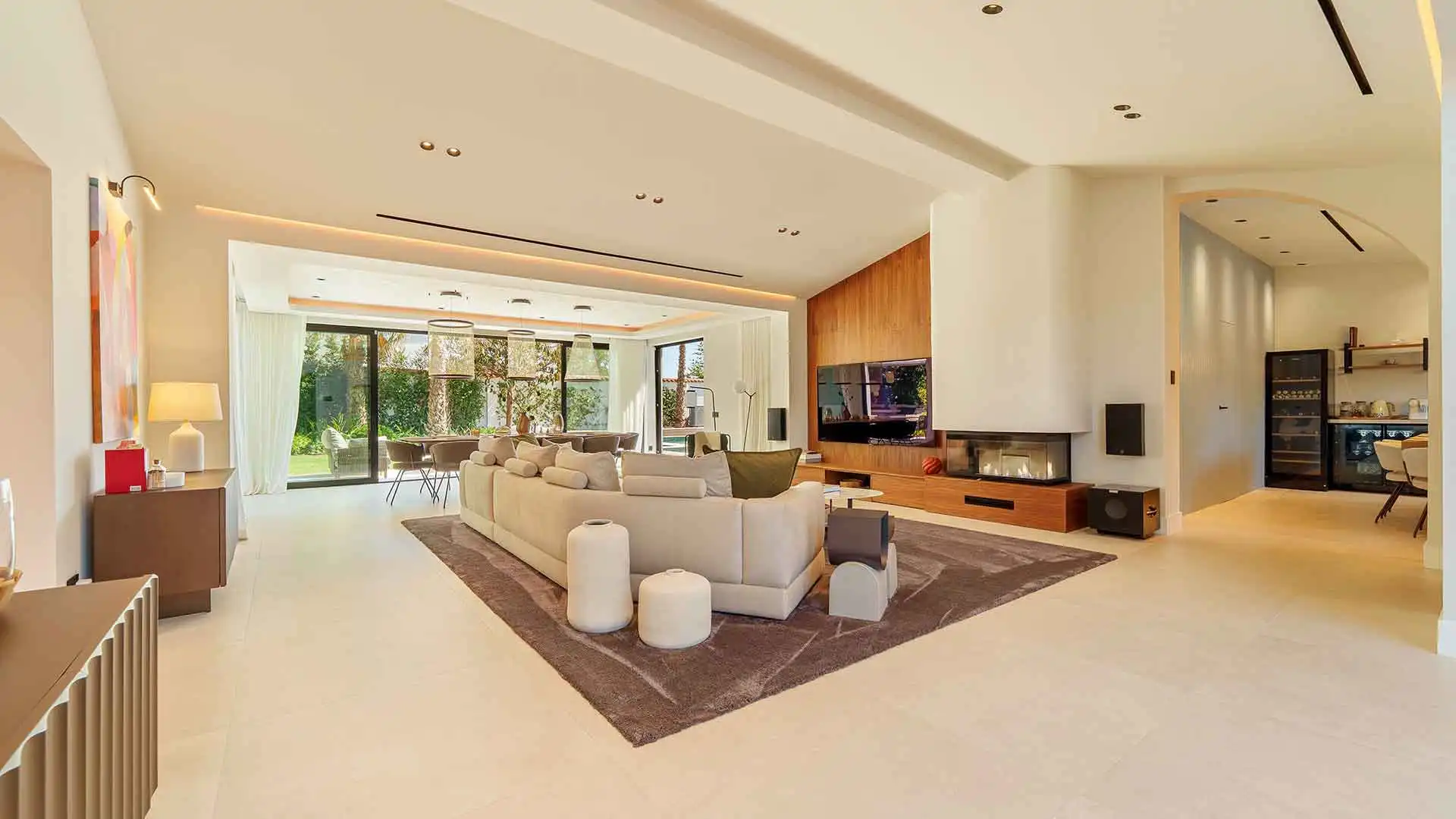 Sala d'estar de Casa o xalet en venda en Marbella amb Aire condicionat, Jardí privat i Terrassa
