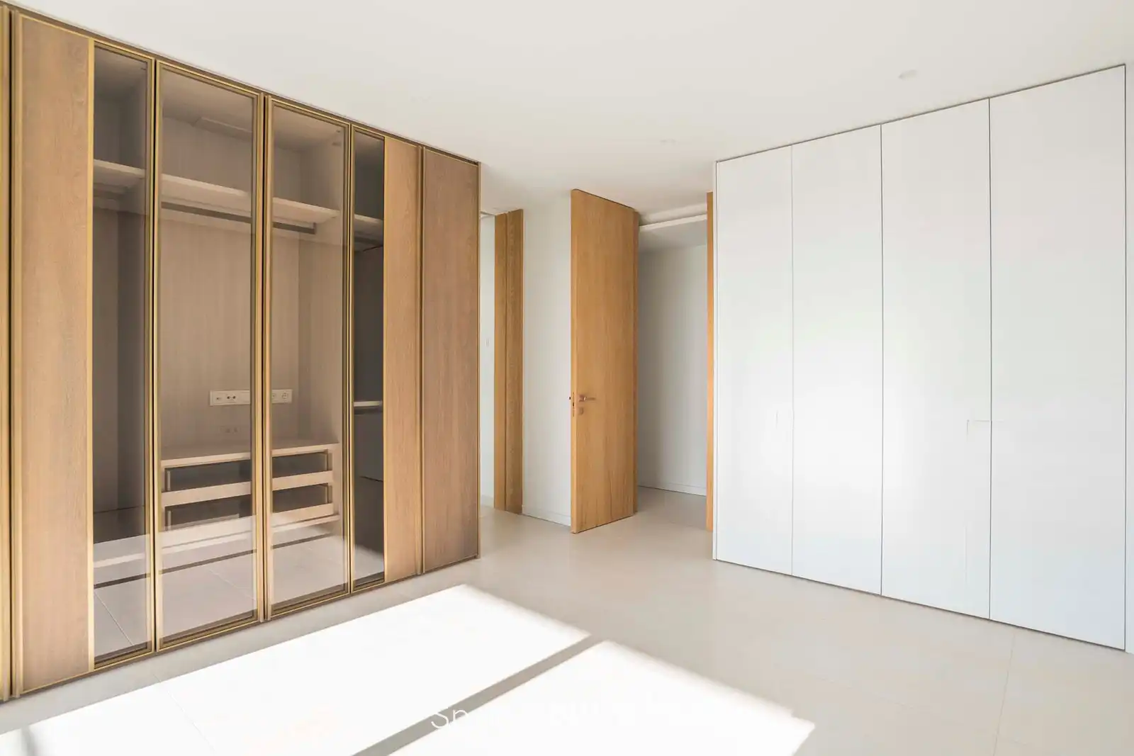 Dormitori de Apartament de lloguer en Pozuelo de Alarcón amb Aire condicionat, Calefacció i Jardí privat