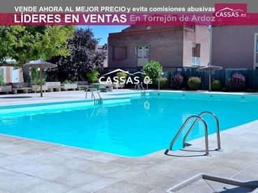 Terraced house with pool for sale in Calle rosa chacel