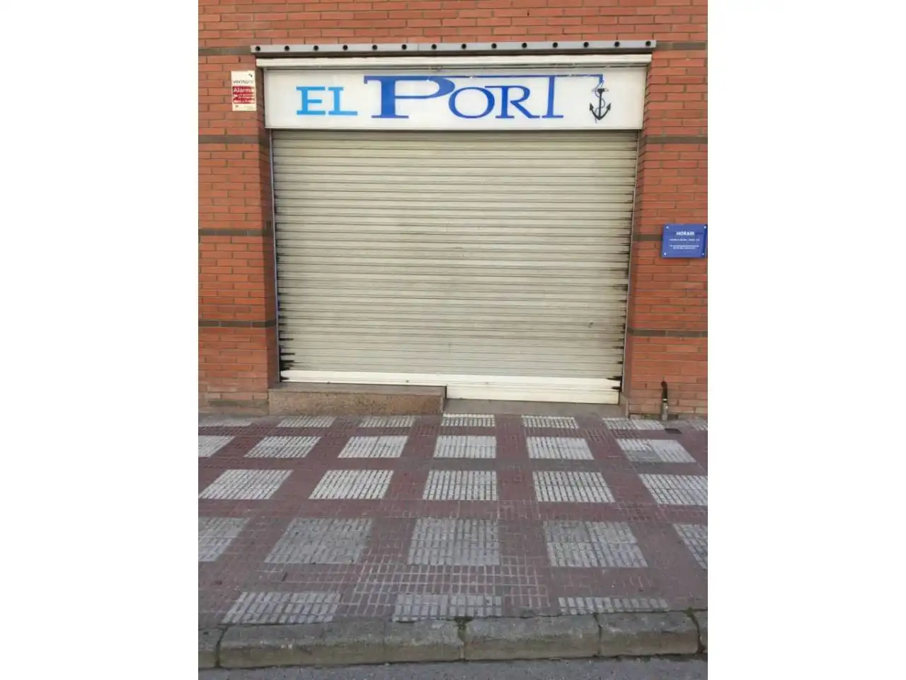 Aparcament de Local de lloguer en Cervera amb Aire condicionat i Alarma