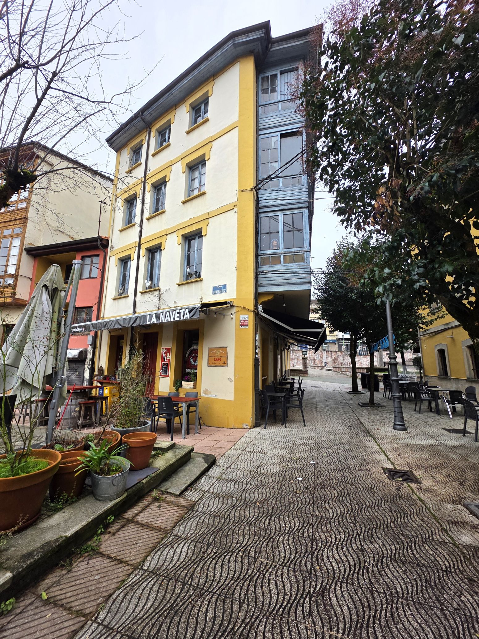 Vista exterior de Casa adosada en venda en Nava amb Terrassa