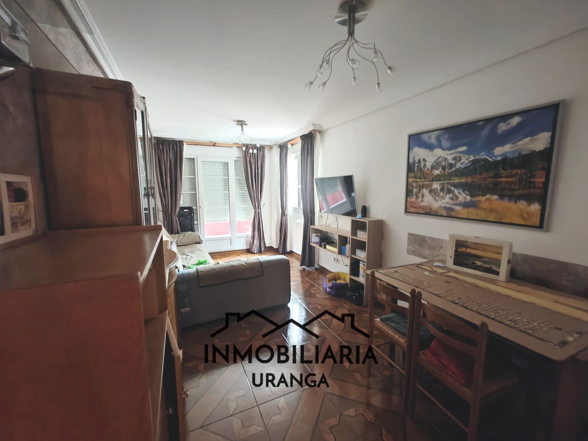 Sala d'estar de Pis en venda en Castro-Urdiales amb Calefacció i Moblat