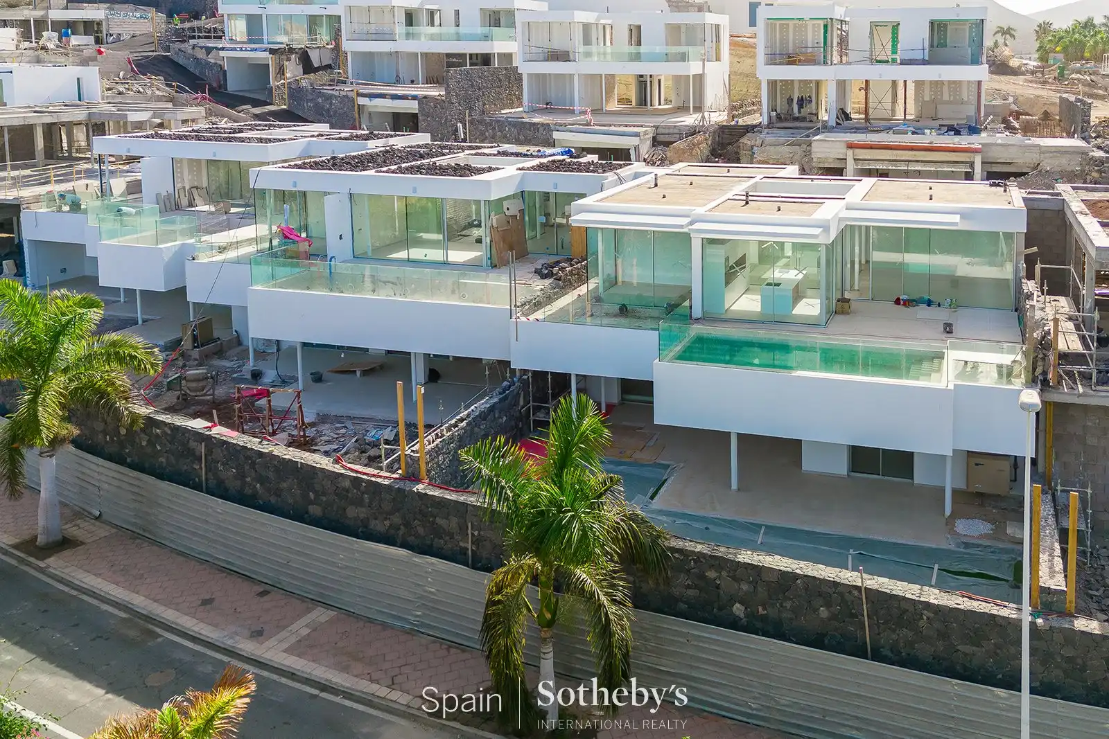 House with pool for sale in Calle Bélgica