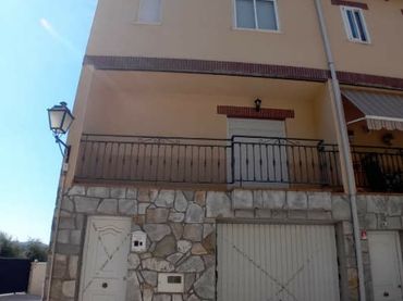 Casa pareada en venta en C/ Lanchares
